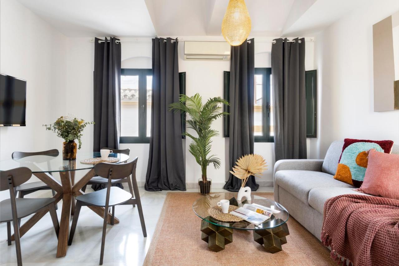 Suites Maestranza - Refinadores By Magno Apartments Seville Exterior photo